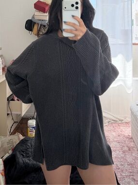 JEANNE PIERRE Black Oversized Cable-Knit Crewneck Sweater